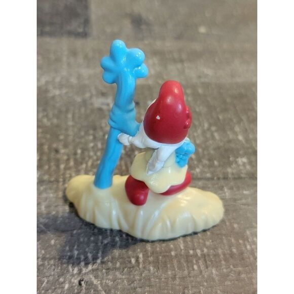 McDonald's payout 2017 Smurf Smurfette girl flower toy figure - Picture 3 of 4
